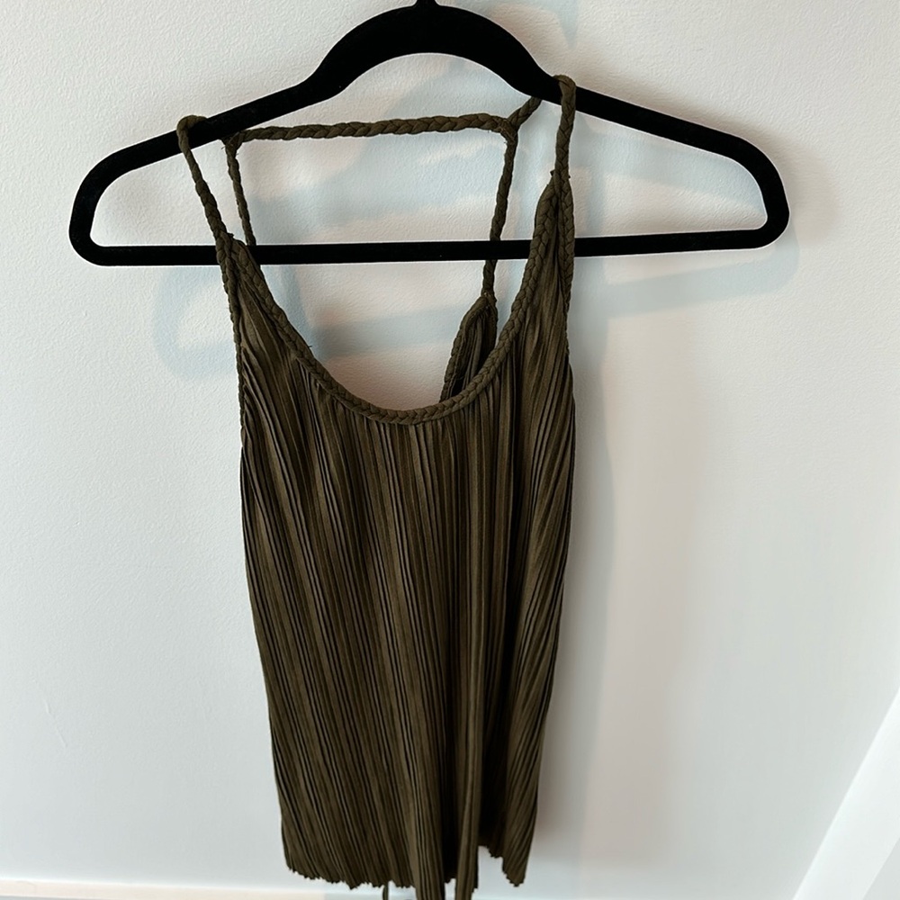 NWT Tank Top Size XL in Olive Green